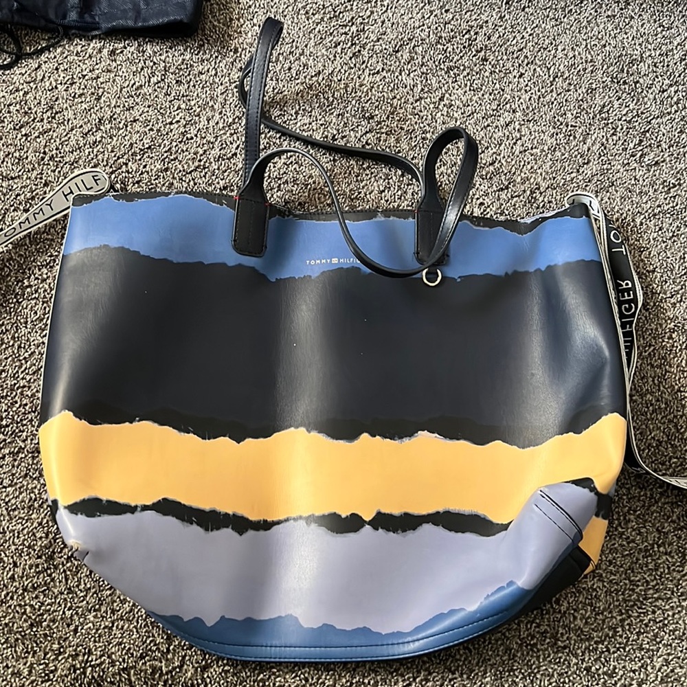 Tommmy Hilfiger tote
